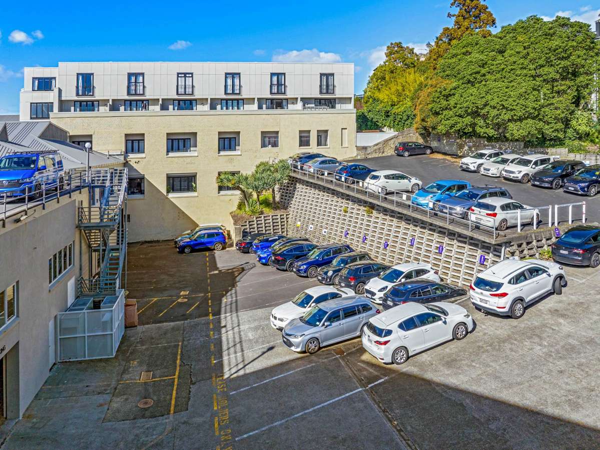 1V & 1W/128 Saint Georges Bay Road_4