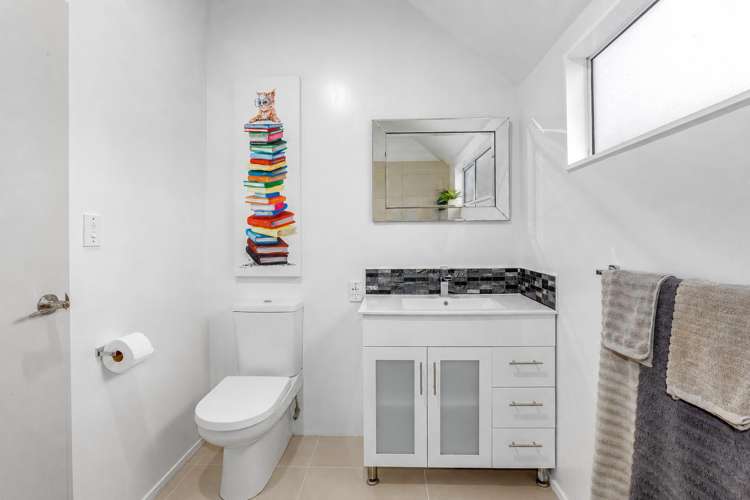 41 Joseph Banks Drive Whitby_18