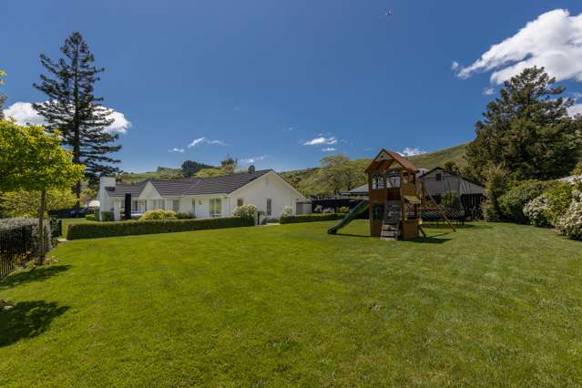 48 Sunningdale Drive Stoke_2