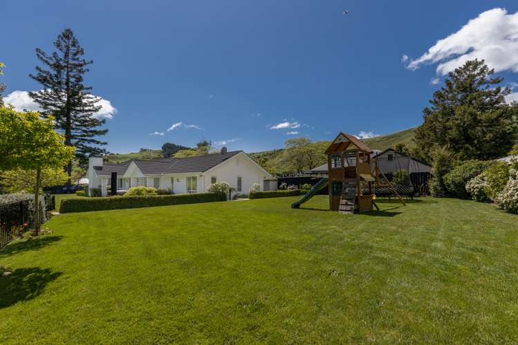 48 Sunningdale Drive Stoke_2