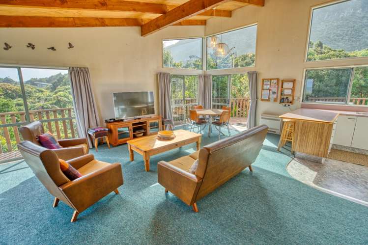 6 Ross Place Te Miko_4