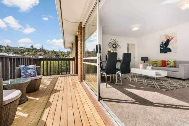 2/10 Sandiacre Way Browns Bay_1