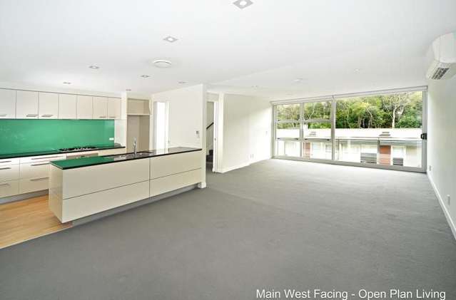 Parnell Townhouse 4BR away from street traffic