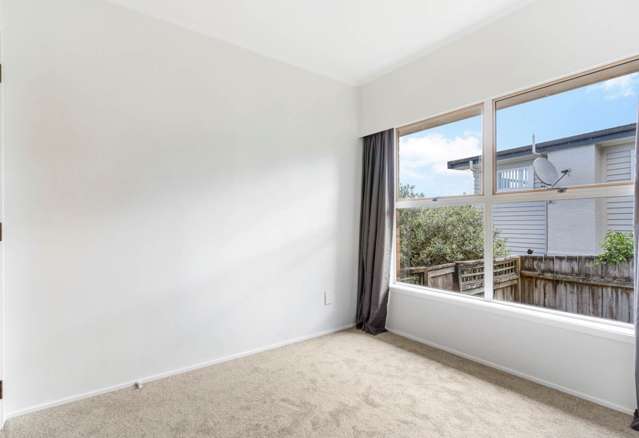 2/17 Lingfield Street Glenfield_4