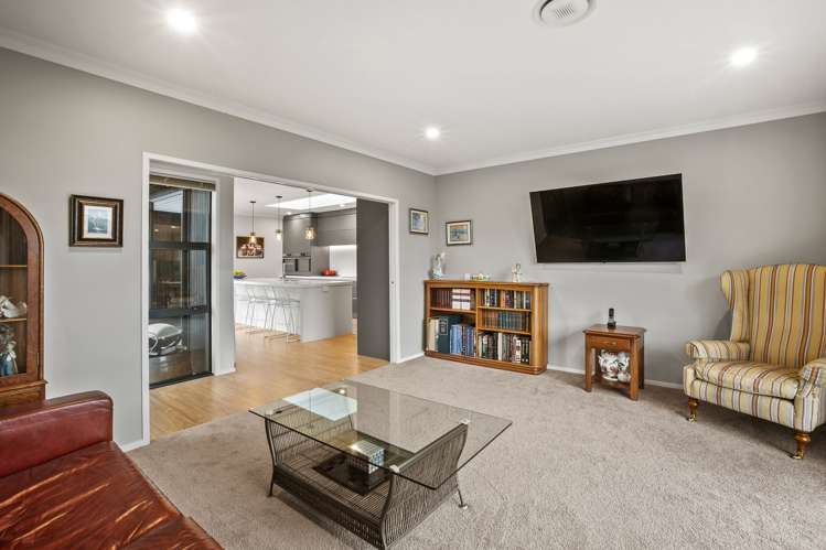 10 Francis Douglas Drive Westown_8