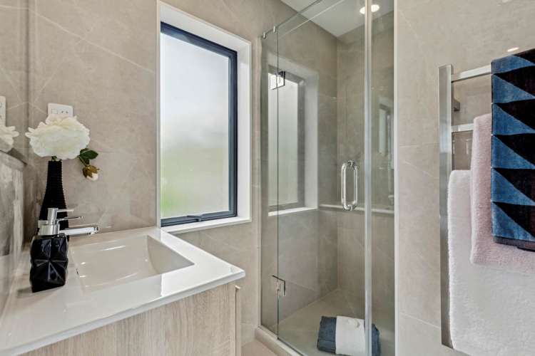 2/58 Sylvan Crescent Te Atatu South_13