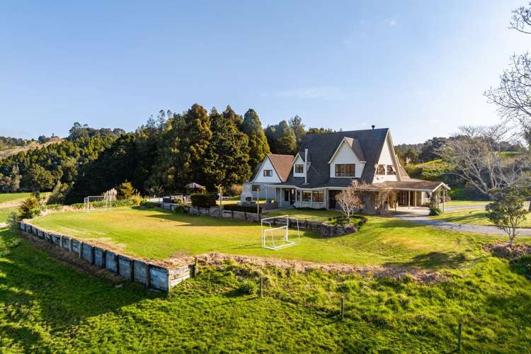 792 Golden Stairs Road Mareretu_18