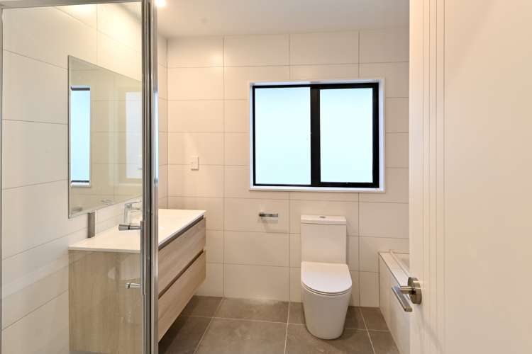 4 Ropata Avenue Point England_14