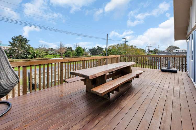 15 Pyle Road West One Tree Point_14