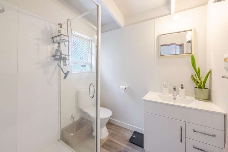 2/51A Avenue Road Greenmeadows_6