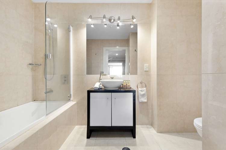 803/34 Lake Esplanade Queenstown_9