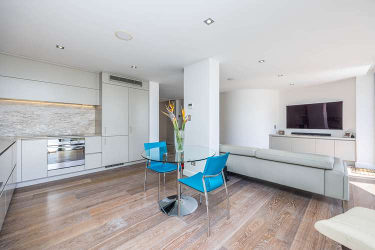 1/45 Tamaki Drive Mission Bay_17