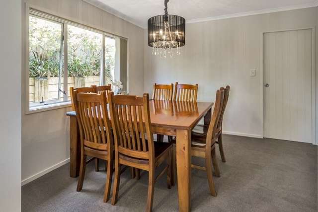 4 Baverton Drive Flat Bush_2