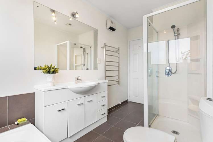 2/11 Waratah Street Birkenhead_21