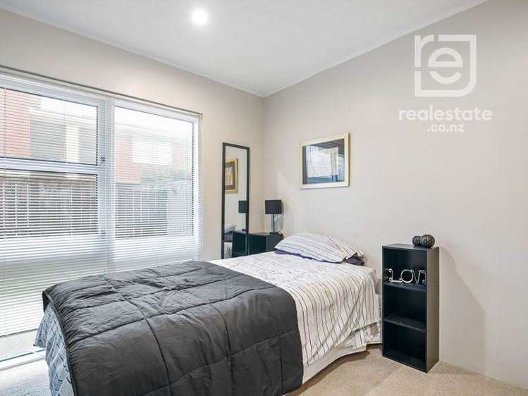 2/68 Hattaway Avenue Bucklands Beach_5