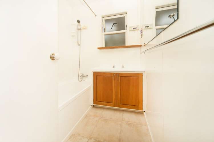 54 Stott Avenue Birkdale_13