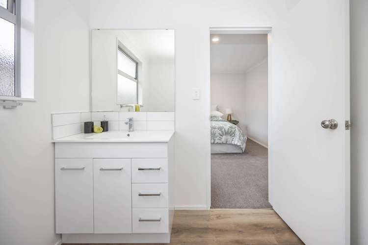 2/11 Beatty Street Melville_10