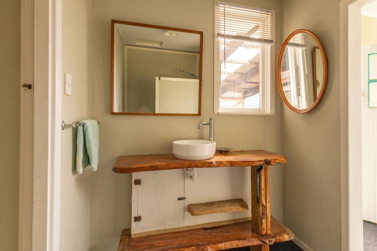 76 Main Road Harihari_6