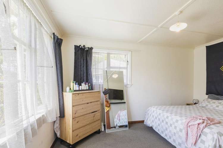 16 Great North Road 2123_6