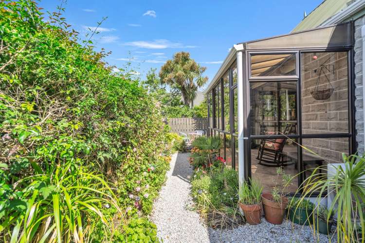 1/12 Byron Place Stoke_5