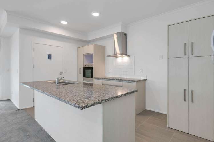 22/11 Carlos Drive Flat Bush_11