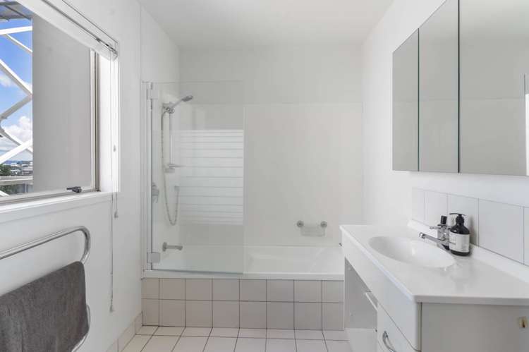 5/2 Upper Queen Street Auckland Central_5