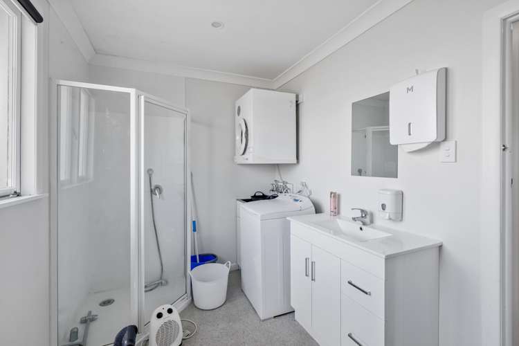 28 Centreway Road Orewa_11