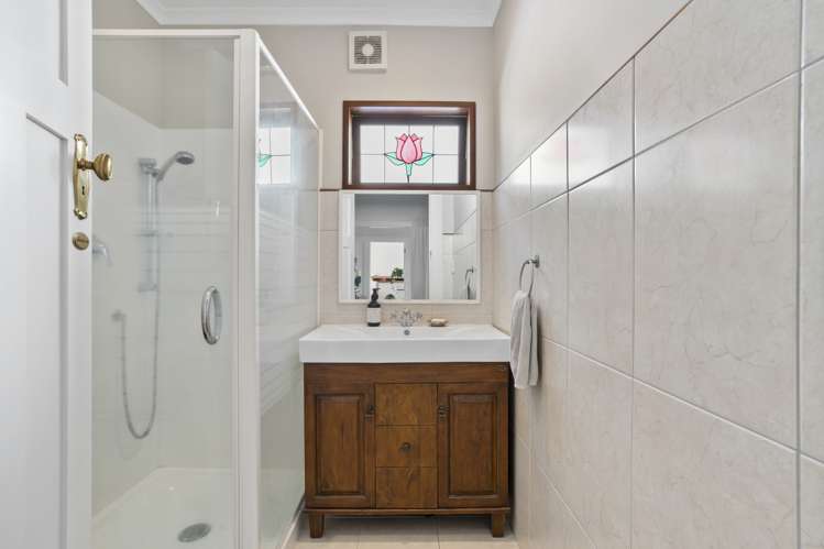 76 Alberton Avenue Mount Albert_17