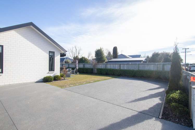 71 Racecourse Road Allenton_23
