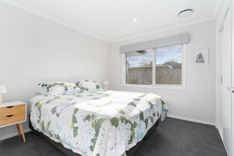 2 Van Baarle Close Carterton_8