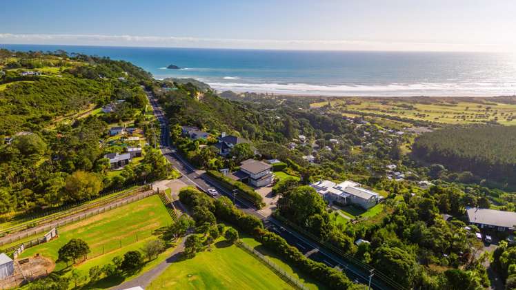 93 Oaia Road Muriwai_46