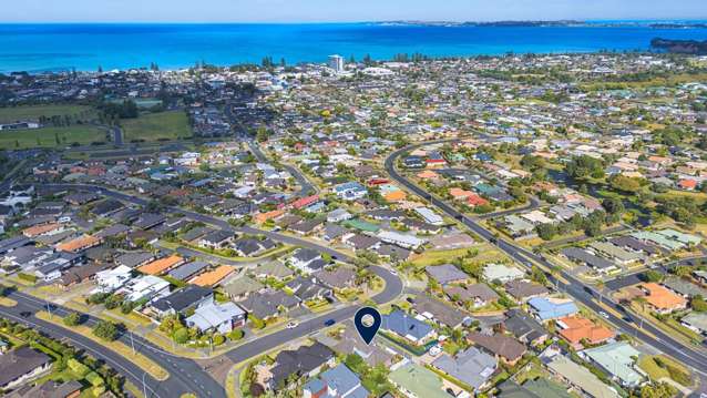 63 Chesterfield Way Orewa_4