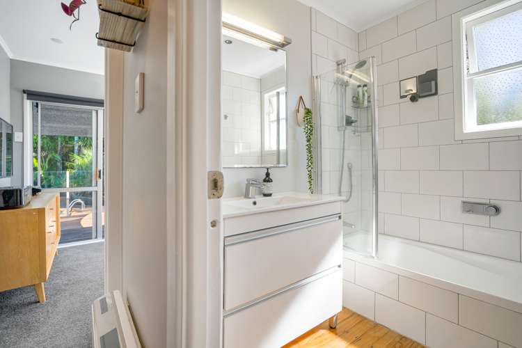 22 Bayside Avenue Te Atatu Peninsula_12