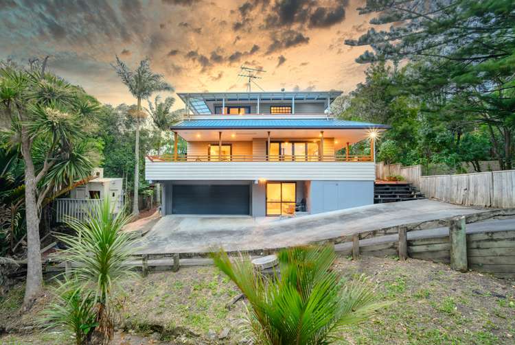 2/13 Beach Road Mellons Bay_22