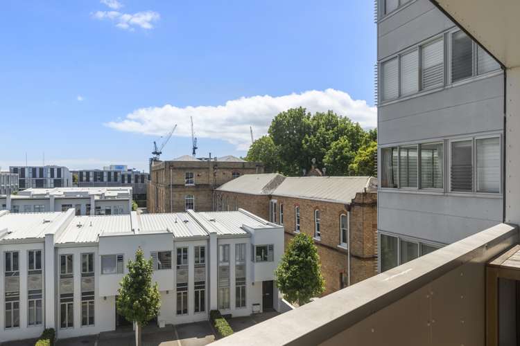 2a/2 Fisher-Point Drive Auckland Central_12