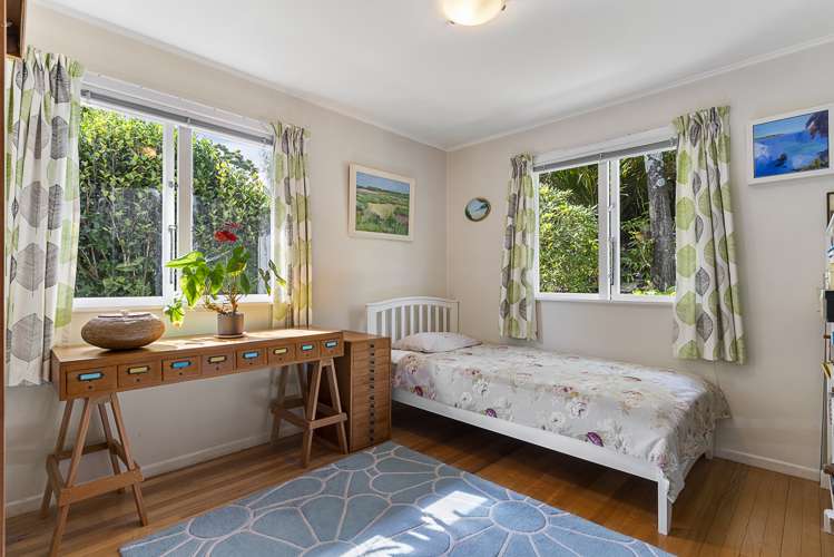 193 Godley Road Titirangi_10