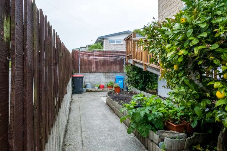 1/61 Evans Street Waimataitai_17