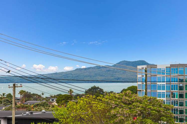 2/4 Rangitoto Terrace Milford_21