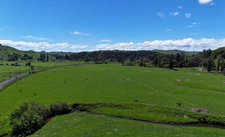 38 Silverhope Road Hunterville_20