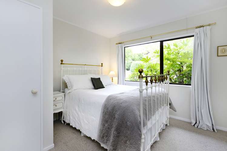 21 Farnham Drive Richmond_14