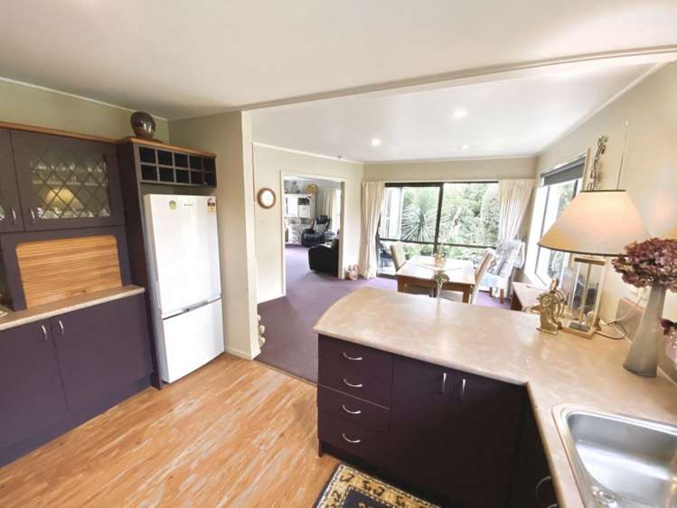 22 Pages Road Allenton_18