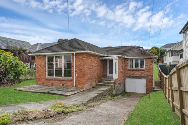 66 Staveley Avenue Hillsborough_2