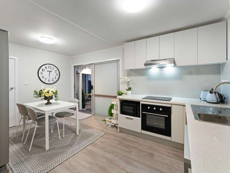 24 Cobham Crescent Kelston_41