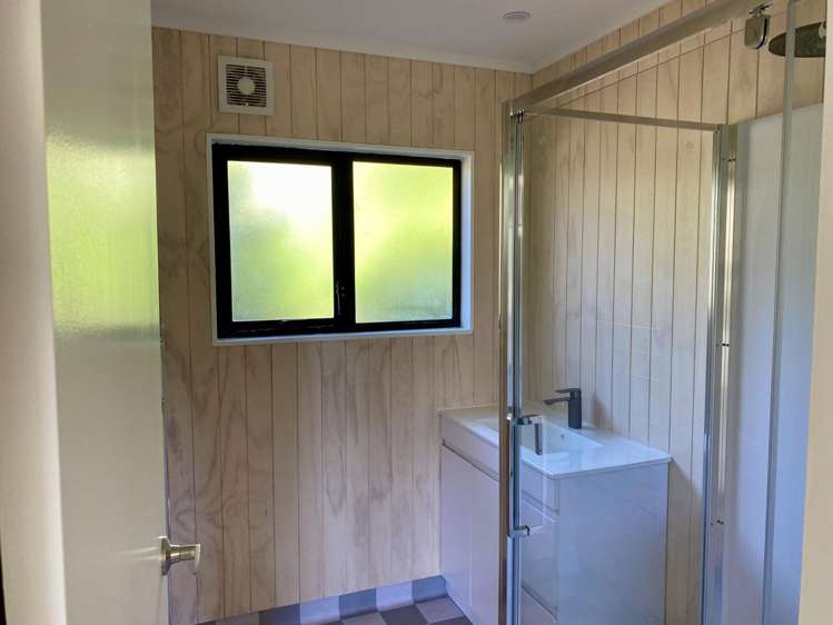 18 Putiki Road Ostend_11