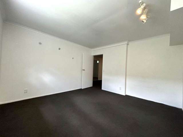 15 Ellesmere Crescent Pakuranga Heights_4