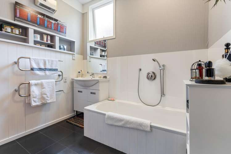 216 North Road North East Valley_15