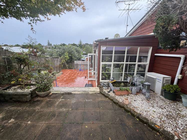 9 Greenvalley Rise Glenfield_21