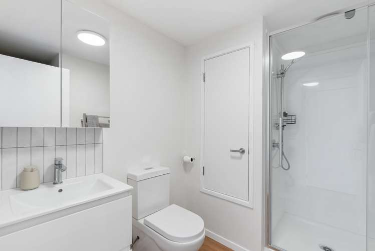 1N/3 Keystone Avenue Three Kings_9