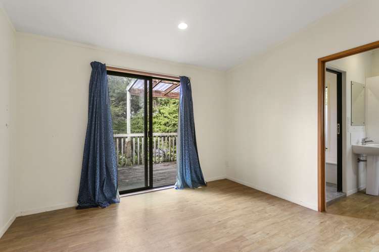 36 Longfellow Parade Glen Eden_13