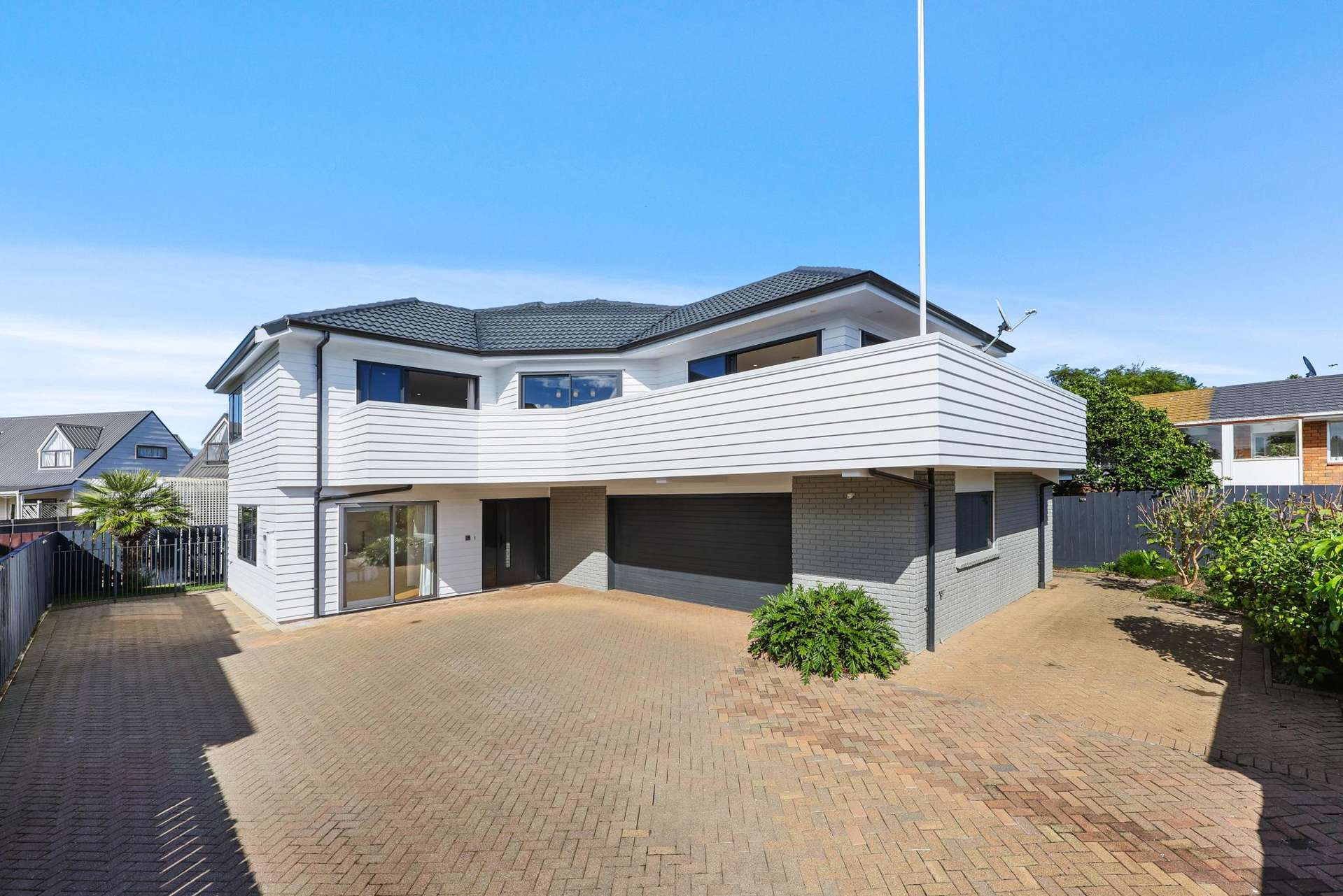 2/30 Eastern Beach Road Eastern Beach_0